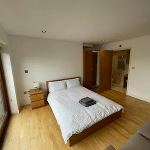 City Ensuite Sharing House City Airport , London United Kingdom